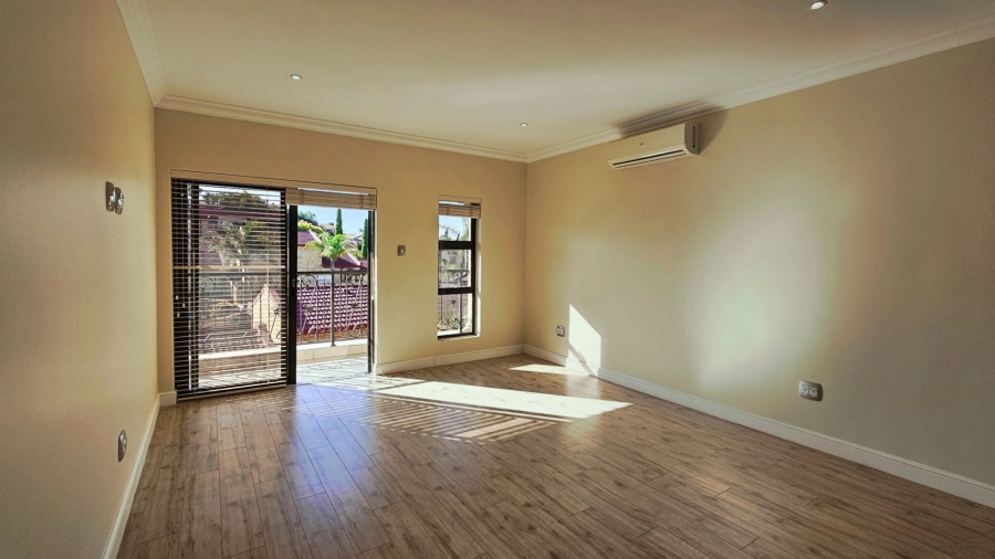 5 Bedroom Property for Sale in Kiepersol Free State